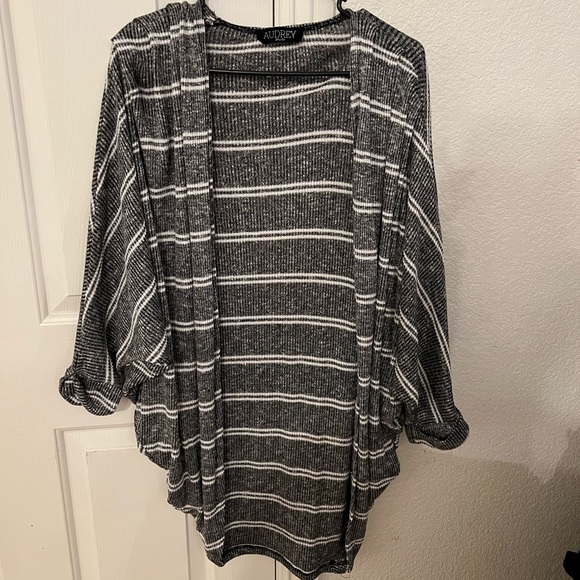 Gray & White Striped Oversized Cardigan - Picture 1 of 2
